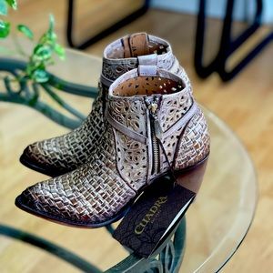 Cuadra Women Booties